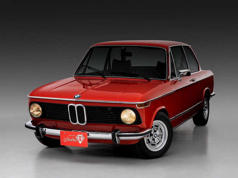 BMW 1502 MOMO本革巻きスポーツステアリング ボディ全塗装済み 革 