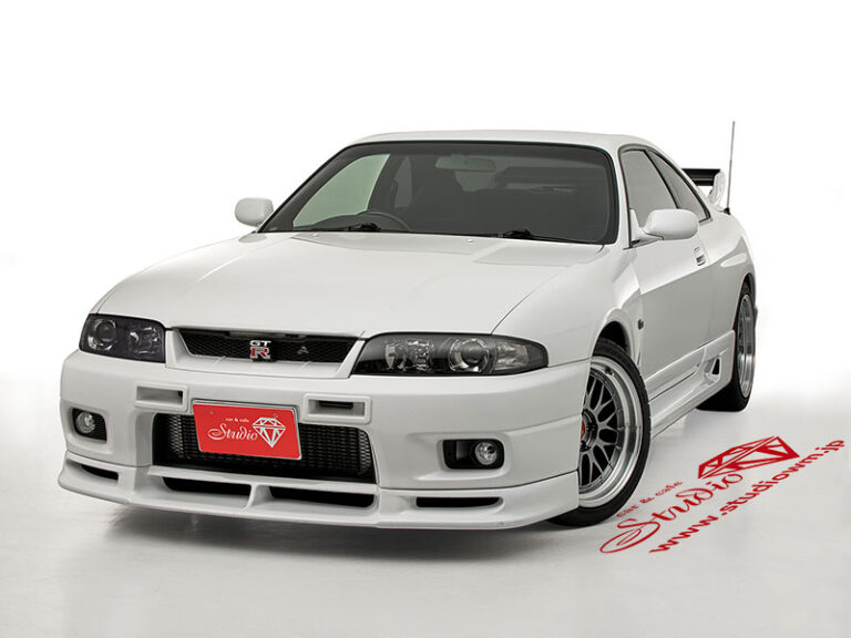 日産　スカイライン GT-R R33 2.6 4WD 後期モデル